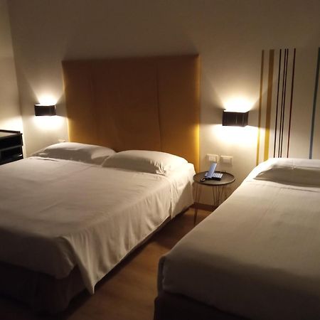 Hotel Touring Livorno Exterior foto